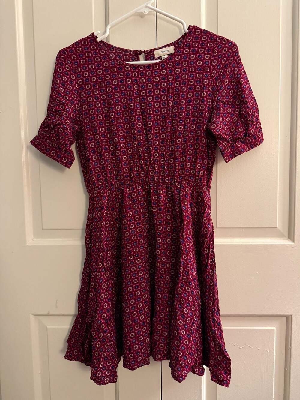 Freeway Women's Size S Red Patterned Short Sleeve Mini Dress